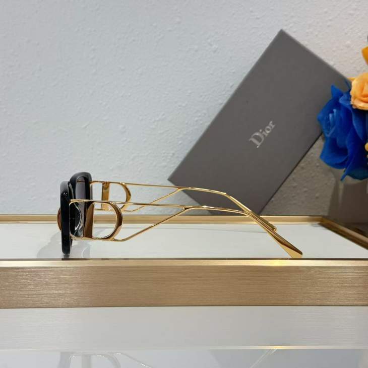 Picture of Dior Sunglasses _SKUfw79279345fw